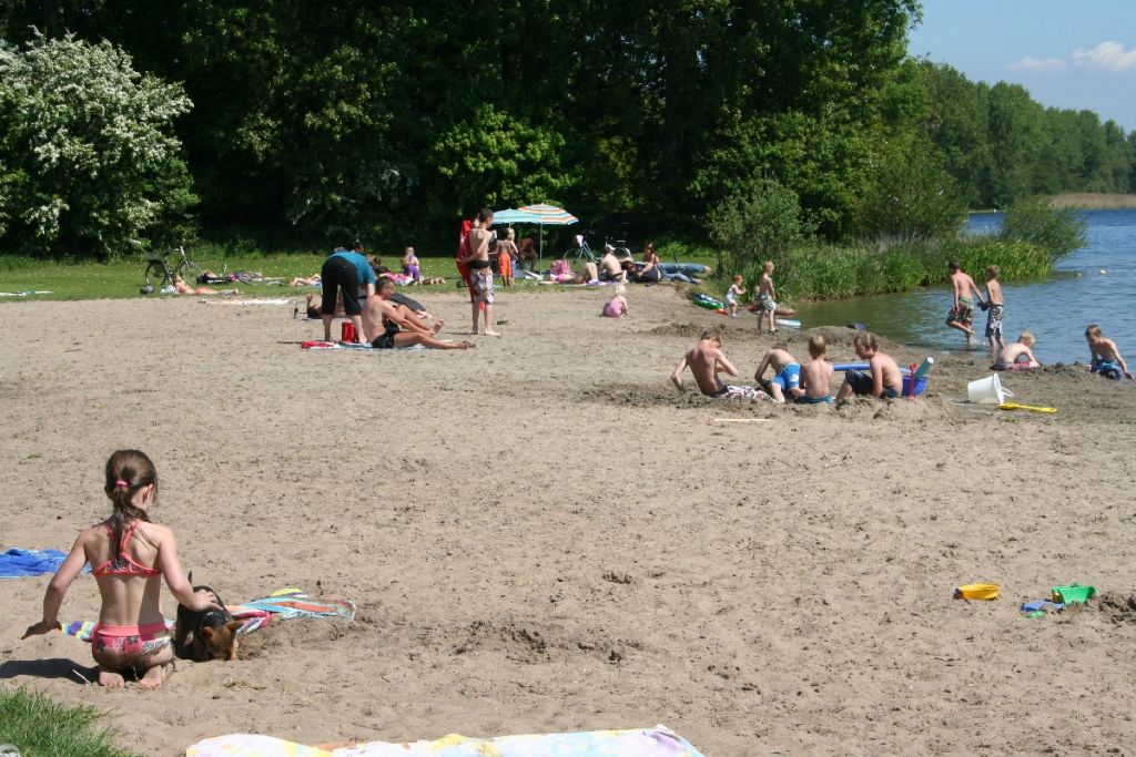 Kind vriendelijk strandje op Camping De Krabbeplaat - Zuid Holland